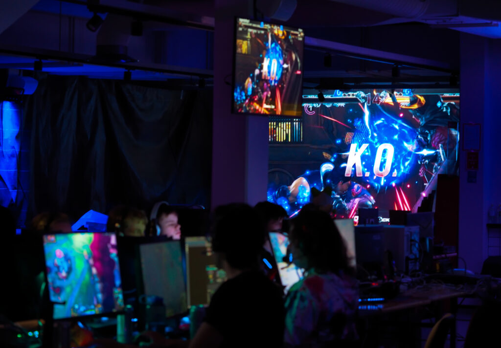 Tekken turnauksen livelähetys. K.O.