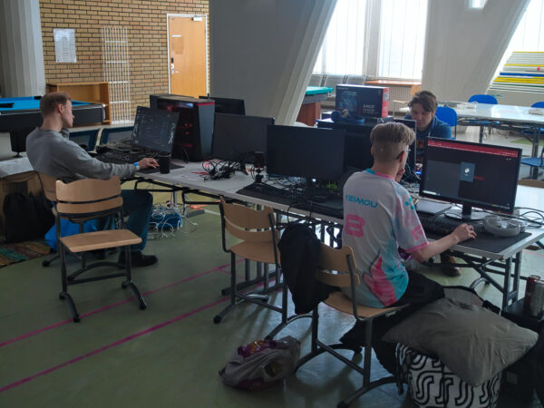 OLYMPUS DIGITAL CAMERA